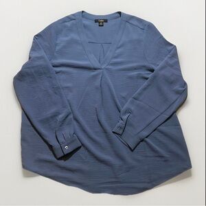 NWOT Dalia Blue Flowy Top sz L